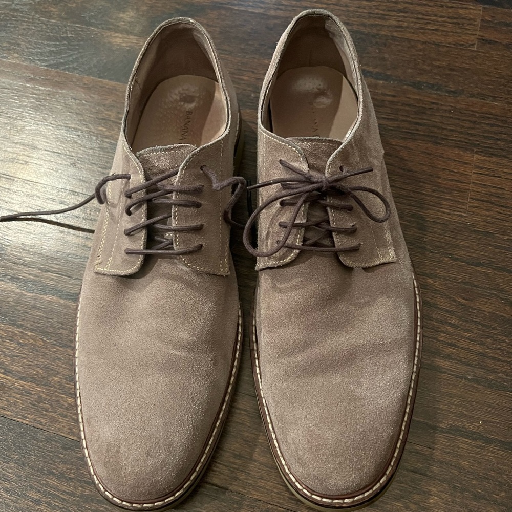 Banana Republic Men’s grey leather shoes size 10.5